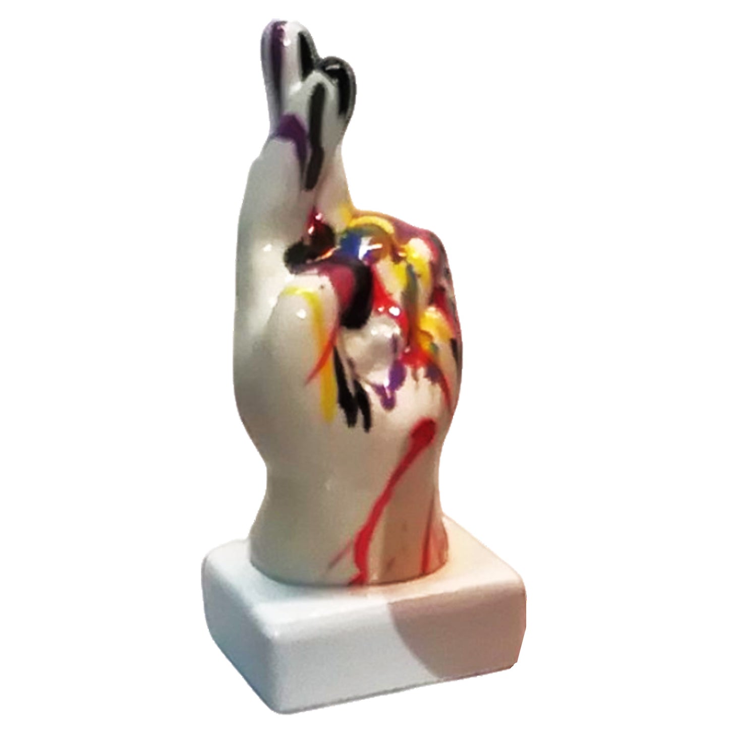 Statua di una mano a rappresentare il simbolo di "Buona Fortuna" o "Speriamo Bene"