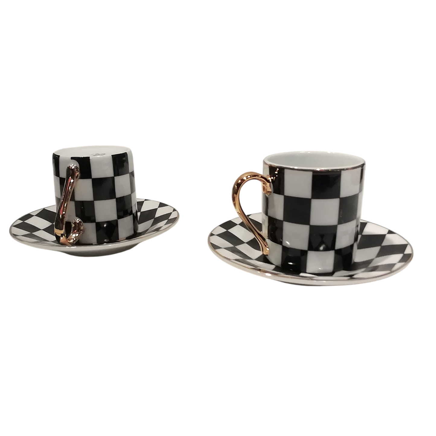 Tazzine per caffè tipo espresso con piattino, bordate in oro e decoro a scacchi bianco e nero.