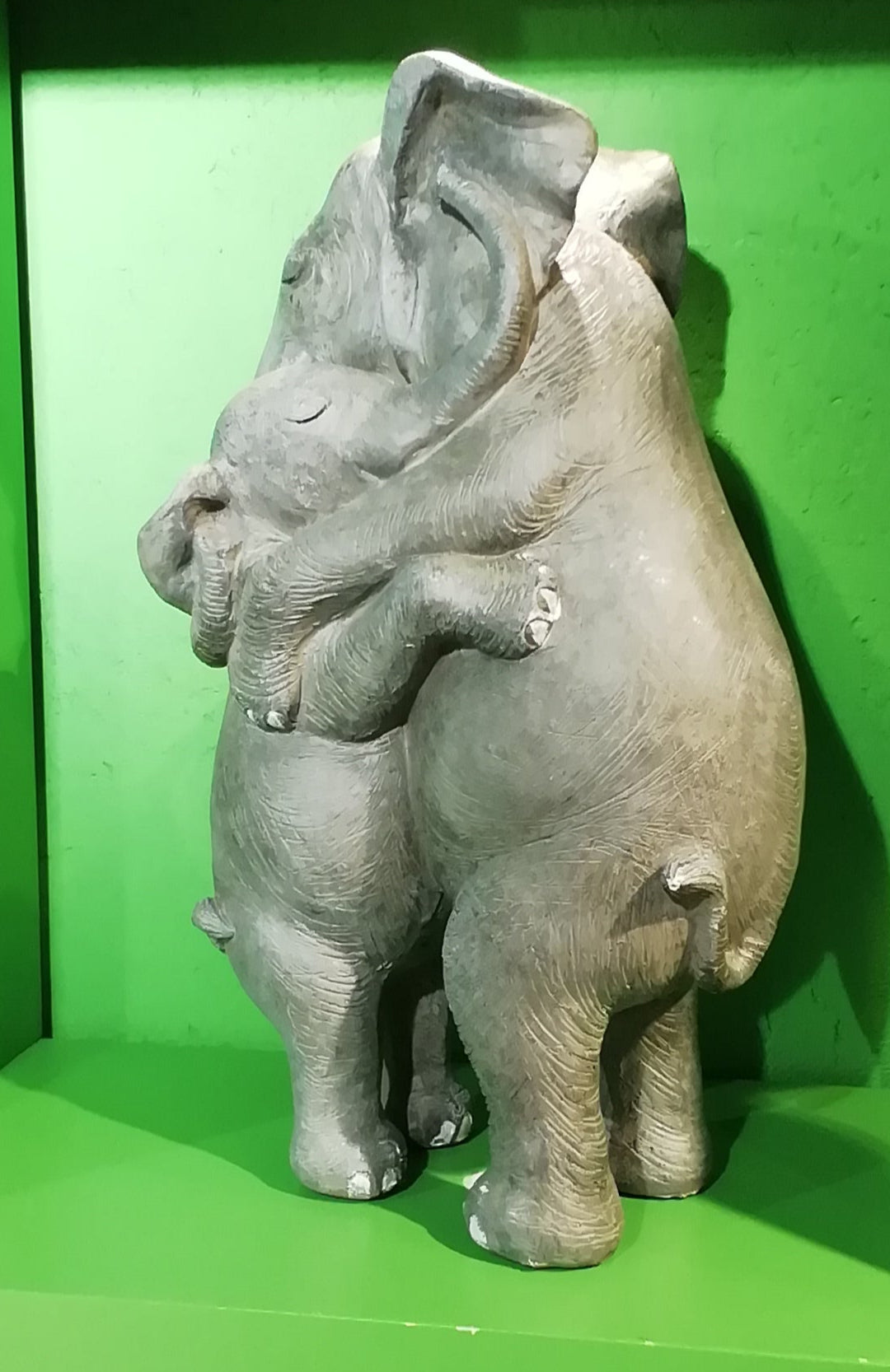 Family Elefant - Abbraccio tra Elefanti in Resina di Colore Grigio- Famiglia