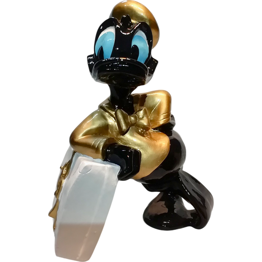 Paperio Decorato in Oro in appoggio su Valigia