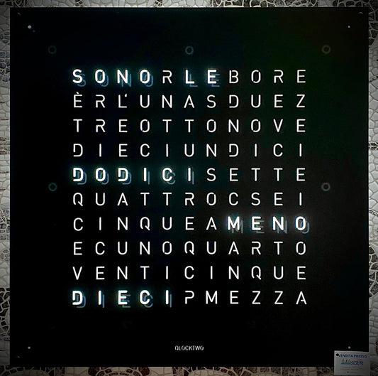 Orologio da parete Qlocktwo